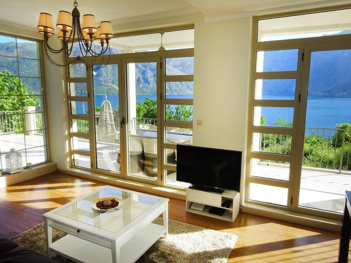 Blue Bay 2 Bedroom Apartment Prčanj 외부 사진